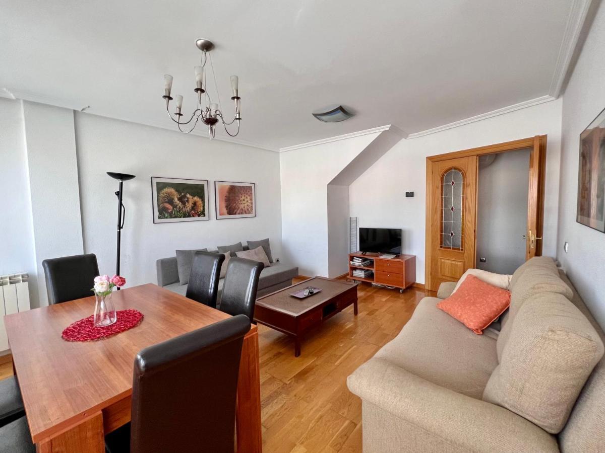 Housingleon - Conde Duplex Con Garaje Gratuito Lägenhet Exteriör bild