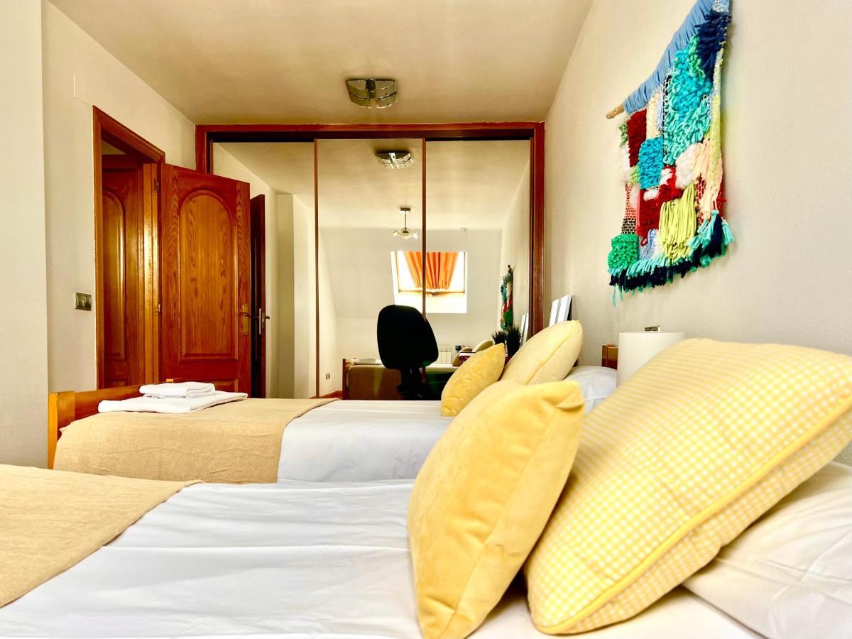 Housingleon - Conde Duplex Con Garaje Gratuito Lägenhet Exteriör bild