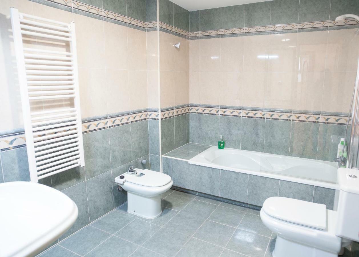 Housingleon - Conde Duplex Con Garaje Gratuito Lägenhet Exteriör bild